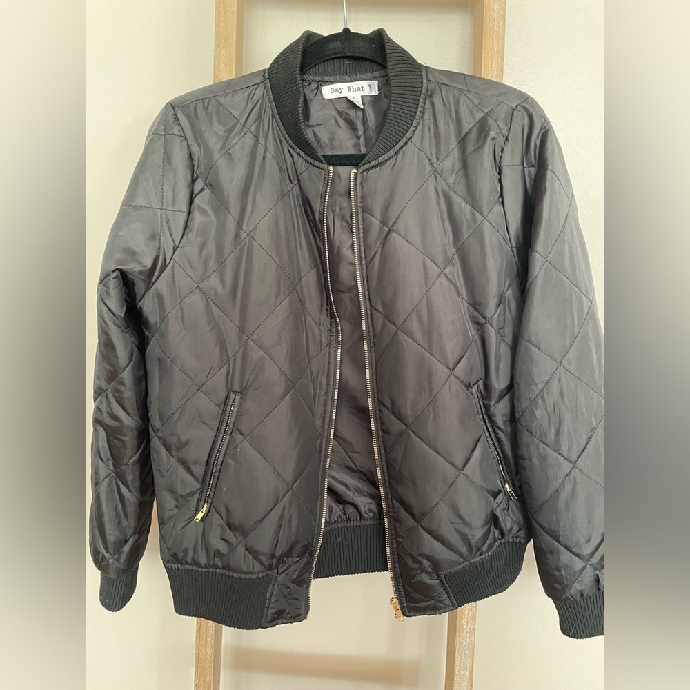 Woman’s quilted bomber jacket